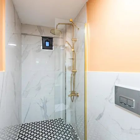 Kiztasi Apartments-orange And Blue Apartman *