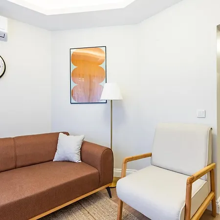 Kiztasi Apartments-orange And Blue Apartment Istanbul