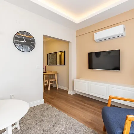 Kiztasi Apartments-orange And Blue Apartment *